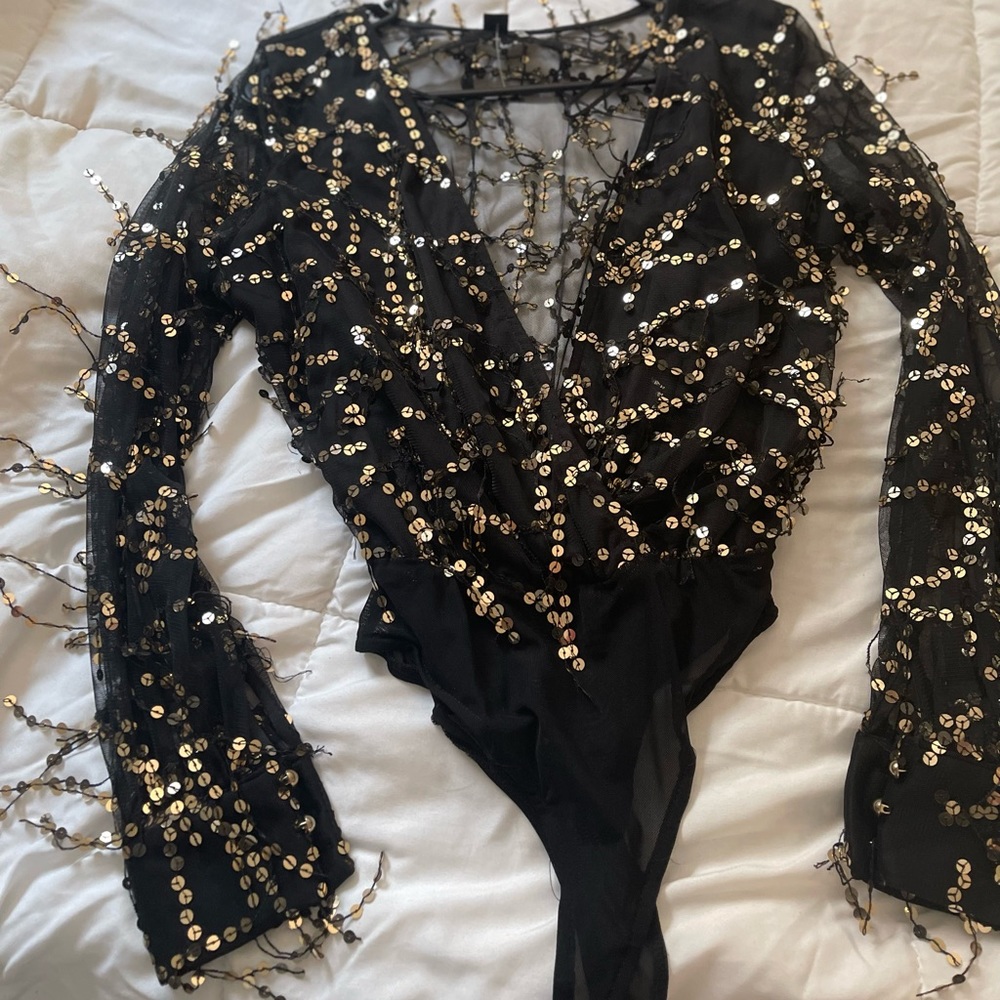 Black sequin gold shirt